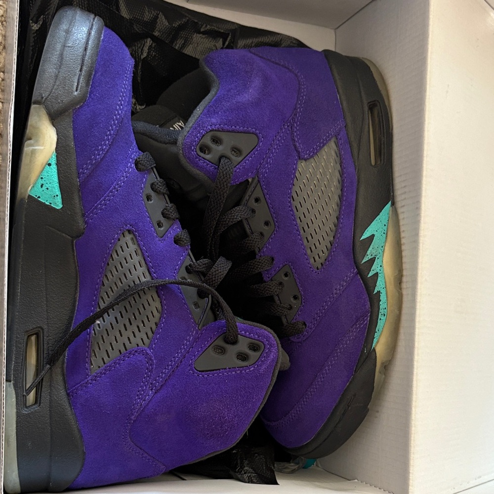 Jordan Women's Shoes in Purple and Teal
